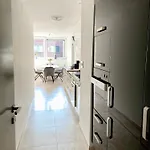 Apartma Black & White Hideaway With Garage *