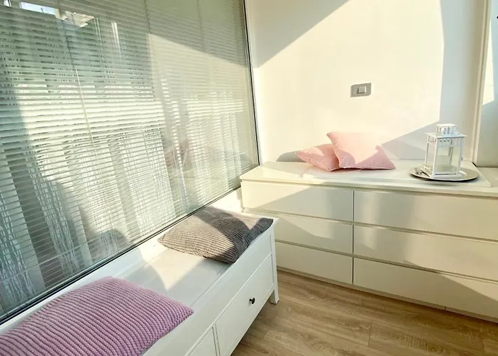 Black & White Hideaway With Garage *